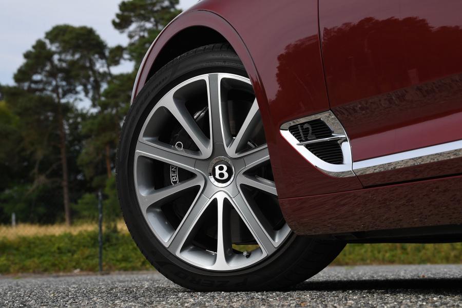 Колеса Bentley Continental GT 2018 года  (UK) (фото 33 из 40)